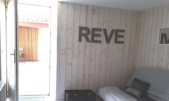La Rochelle Apartment | Apartment of 28 m² on sunny courtyard