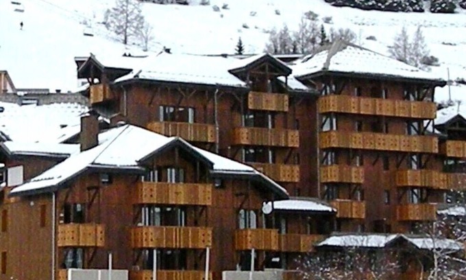 Les Deux Alpes Apartment | APARTMENT OF 31 M2 (6 beds) - In the Center of the Village - LES 2 ALPES