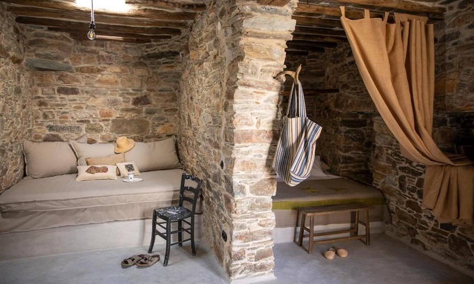 Falatados House | Apartment 'Onos Eco Living Tinos' with Mountain View, Wi-Fi and Air Conditioning