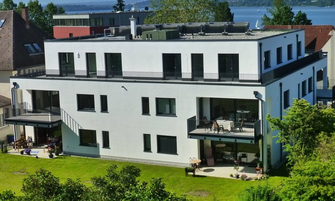 Ueberlingen Apartment | Apartment 'Osthafen' with Lake View, Shared Garden and Wi-Fi