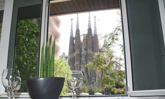 La Sagrada Familia Apartment | Apartment overlooking the Sagrada Familia, completely renovated and bright