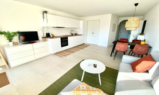 Collalbo Apartment | Apartment 'Panorama' with Mountain View, Private Terrace and Wi-Fi
