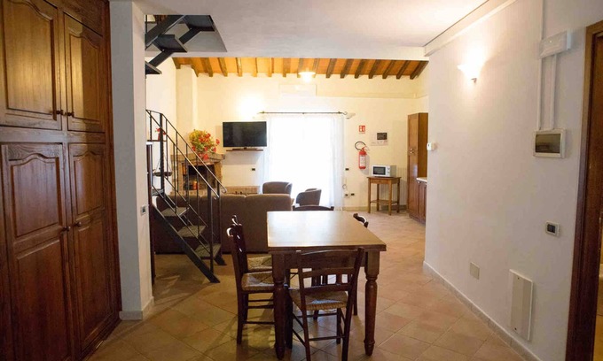 Santa Luce Apartment | Apartment 'Papavero' with Shared Pool, Wi-Fi and Air Conditioning