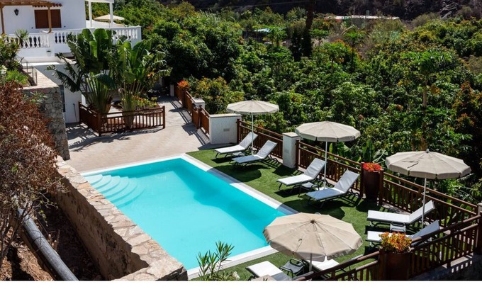 Mogan Apartment | Apartment Papaya with Mountain View, Wi-Fi & Heated Pool