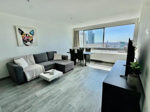 Puteaux Apartment | Apartment Paris La Défense Eiffel Tower Skyline