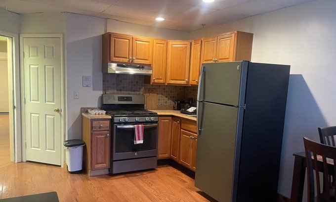 Walton Apartment | Apartment, parks