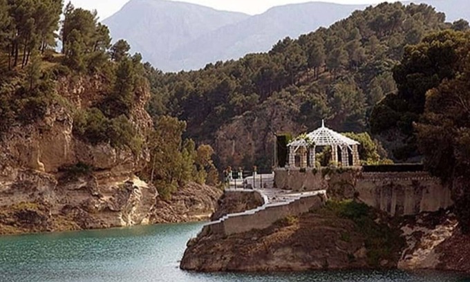 Campillos Apartment | Apartment 'Parque Campillos' with Private Terrace