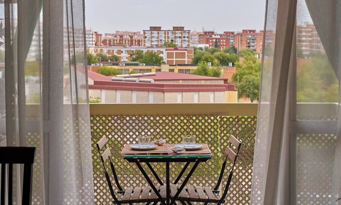 Cordoba Apartment | Apartment 'Piso Céntrico Cerca De La Rivera' with Private Terrace, Wi-Fi and Air Conditioning