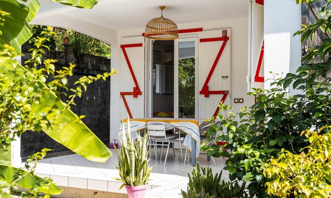 Terre-de-Haut Apartment | Apartment Pom Liane