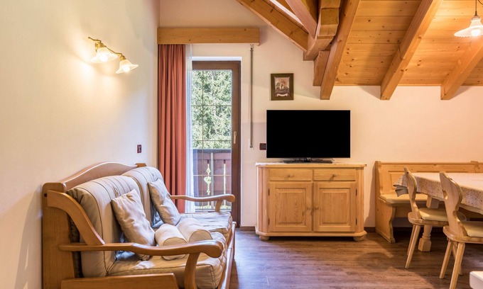 Ortisei Apartment | Apartment Prapoz Typ E with Mountain View, Wi-Fi & Balcony