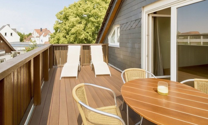 Region Hannover District Apartment | Apartment-Private Bathroom-Balcony