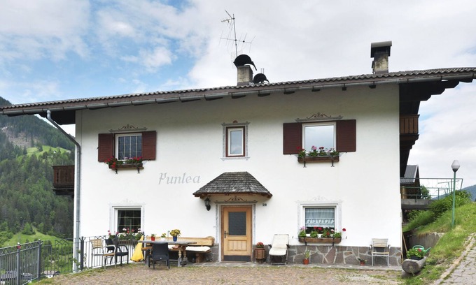 Santa Cristina Val Gardena Apartment | Apartment Puntea by Interhome