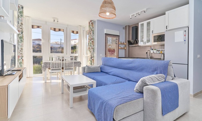Torrox Costa Apartment | Apartment 'Recreo 10' with Private Terrace, Wi-Fi and Air Conditioning