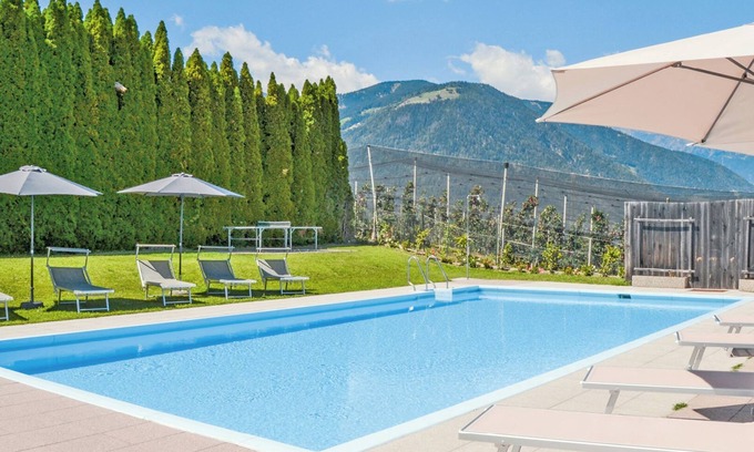 Lana Apartment | Apartment 'Residence Sonnegg 3' with Mountain View, Shared Pool and Wi-Fi