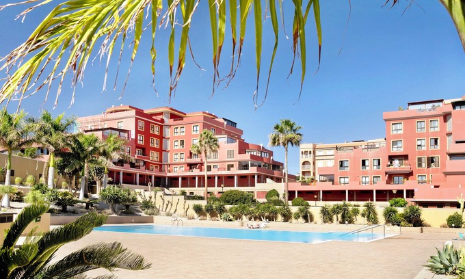 El Medano Apartment | Apartment "Residencial en el Médano" with Pool, Terrace & Wi-Fi