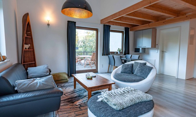 Jungholz Apartment | Apartment 'Reuterwanne' with Mountain View, Private Terrace and Wi-Fi