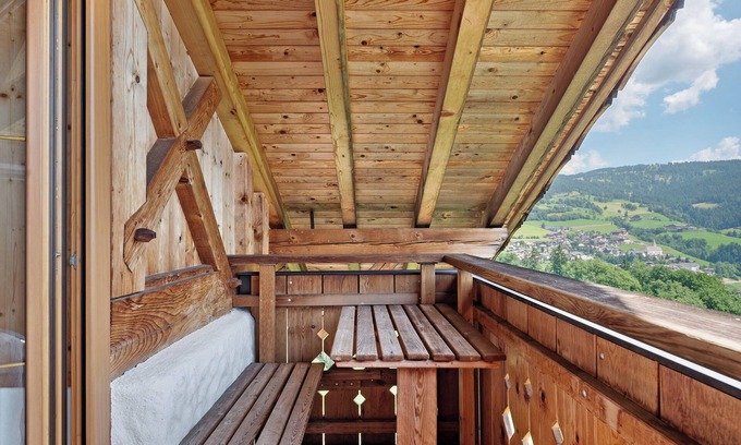 Molten Apartment | Apartment 'Ringelblume' with Mountain View, Shared Garden and Wi-Fi