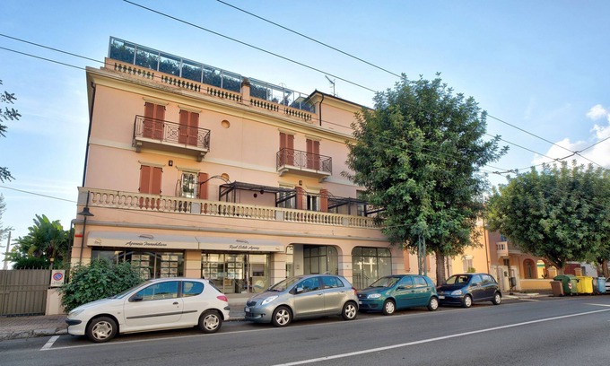 Ospedaletti Apartment | Apartment 'Romantico Monolocale a Ospedaletti' with terrace, garden and Wi-Fi