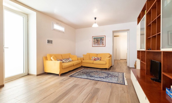 Cozze Apartment | Apartment 'Rossella House' with Private Terrace and Air Conditioning