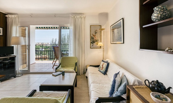 Sant Antoni de Calonge Apartment | Apartment 'Sant Antoni' with Sea View, Shared Pool and Wi-Fi