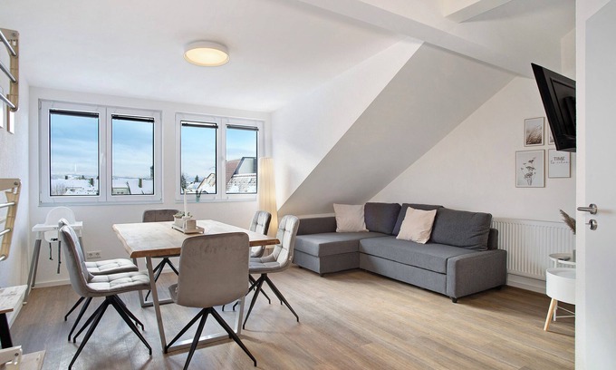 Friedrichshafen Apartment | Apartment 'Seeblick Und Doch Zentral' with Lake View and Wi-Fi