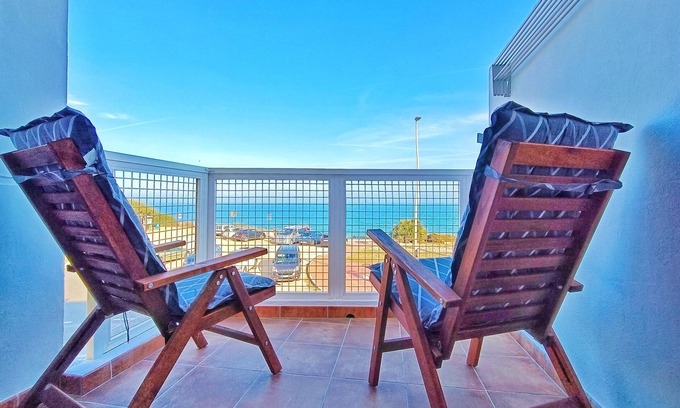 Vinaros Apartment | Apartment "Sol" on the Seafront with Air Conditioning and Wi-Fi