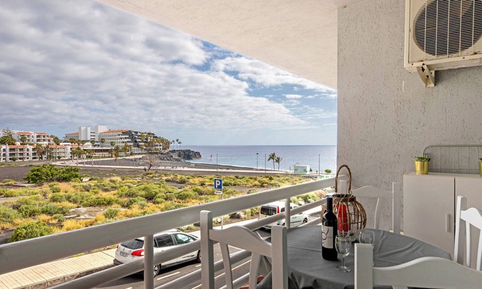 Puerto Naos Apartment | Apartment 'Sol Y Playa' with Private Terrace, Wi-Fi and Air Conditioning