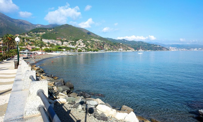 Arenzano Apartment | Apartment 'Soleluna' with Balcony and Wi-Fi