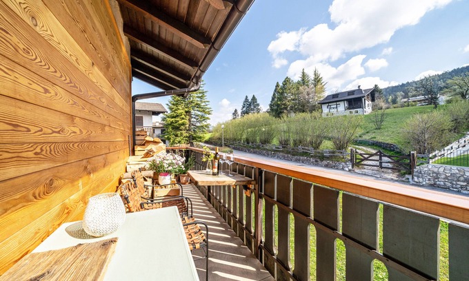 Lana Apartment | Apartment 'Sonnenparadies Ronzone' with Mountain View, Private Terrace and Wi-Fi