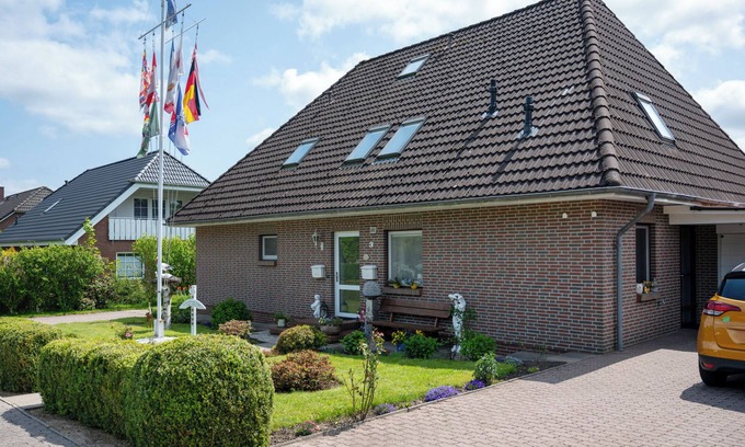 Burg Apartment | Apartment 'Storchennest' with Private Terrace, Shared Garden and WLAN