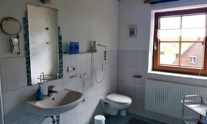 Schonach im Schwarzwald Apartment | Apartment 'Südlicht' with Mountain View, Shared Terrace and Wi-Fi
