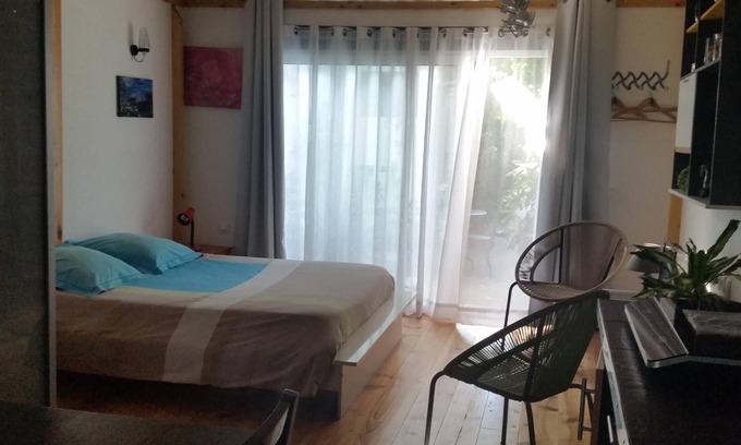 Andernos-les-Bains Apartment | Apartment-Traditional-Wet room-Garden view-Jardin