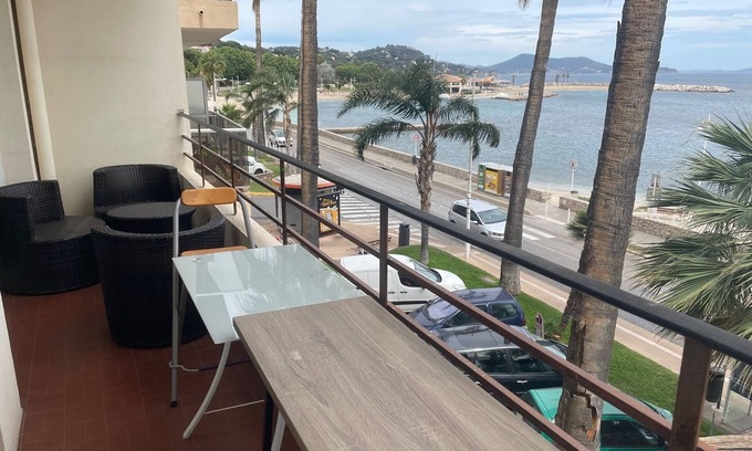 Le Mourillon Apartment | Apartment T3 beachfront 2Mn walk