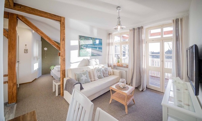 Daenschendorf Apartment | Apartment "Teichblick" with Private Balcony & Wi-Fi