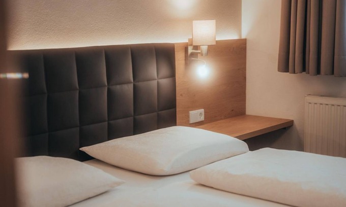 Hinterstoder House | Apartment - Terrasse, Bergblick 40m² - Frühstück - Landhotel Gressenbauer
