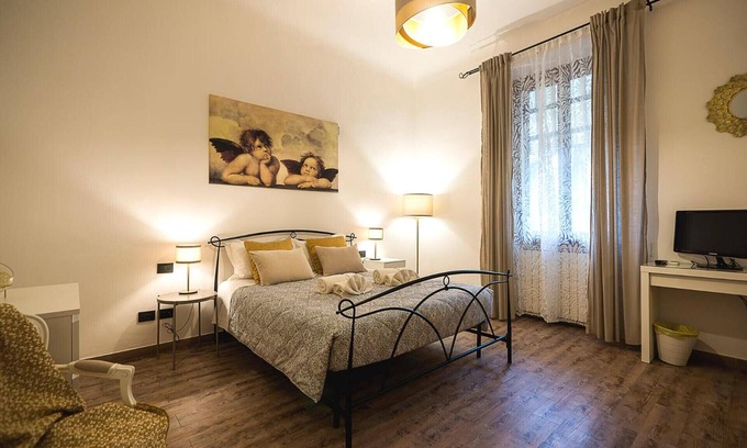 Careggi Rifredi Apartment | Apartment 'Tina House' with Balcony, Wi-Fi and Air Conditioning