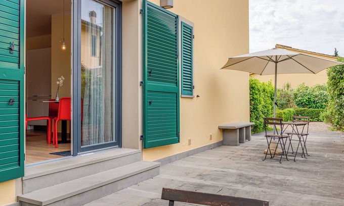 Vinci Apartment | Apartment 'Tinaia' with Shared Pool, Wi-Fi and Air Conditioning