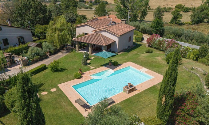 Gavorrano Apartment | Apartment 'Tonini House' with Private Terrace, Private Garden and Wi-Fi