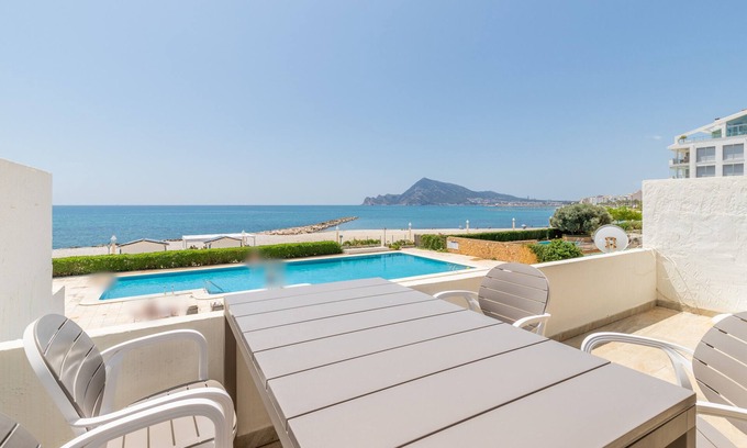 Altea Apartment | Apartment 'Top First Line Altea' with Sea View, Wi-Fi and Air Conditioning
