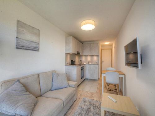Monteiller Apartment | Apartment Topaze-2 by Interhome
