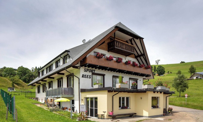 Hofsgrund Apartment | Apartment 'Ulrich' with Mountain View, Shared Terrace and Wi-Fi