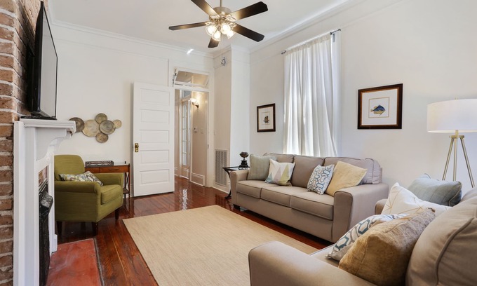 Uptown Historic District Apartment | Apartment