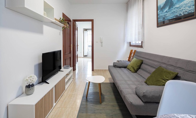 Vilanova Apartment | Apartment 'Valle Inclan' with Balcony