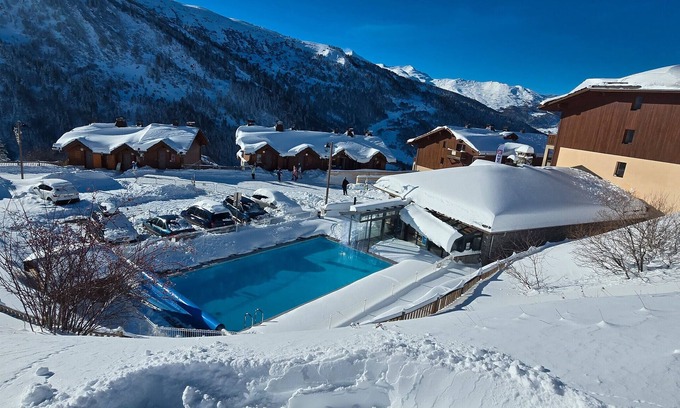 Valmeinier Apartment | Apartment "Valmeinier 1800" with Mountain View & Shared Pool