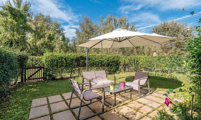 Tirrenia Apartment | Apartment 'Villa Preziosa in Tirrenia' with Private Terrace, Wi-Fi and Air Conditioning