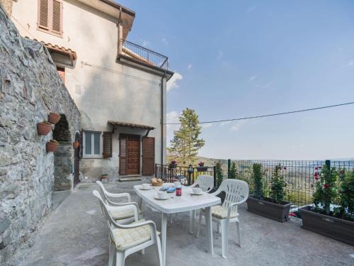 Gello Apartment | Apartment Viola by Interhome