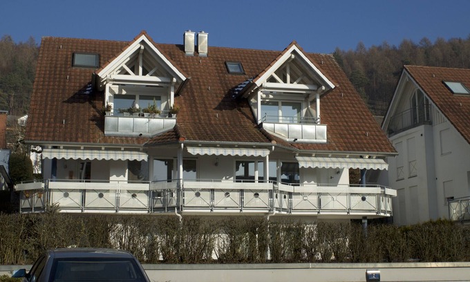 Ludwigshafen Apartment | Apartment with a spacious balcony and lake view
