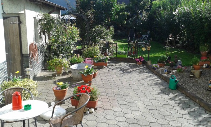 Broich Apartment | Apartment with courtyard terrace on the ground floor right