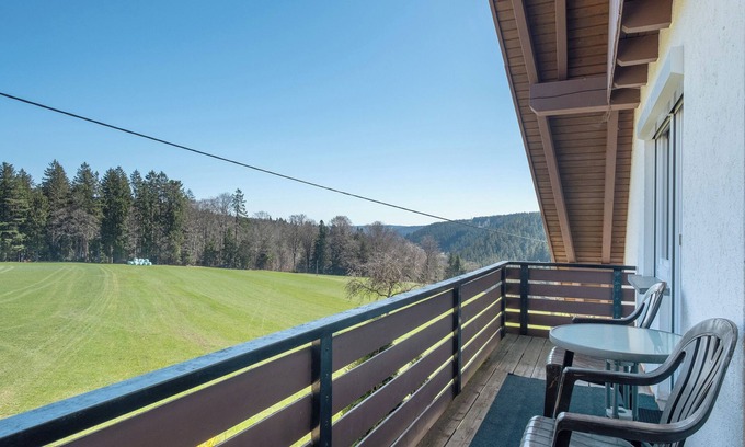 Schramberg Apartment | Apartment 'Waldblick' with Mountain View, Shared Terrace and Wi-Fi