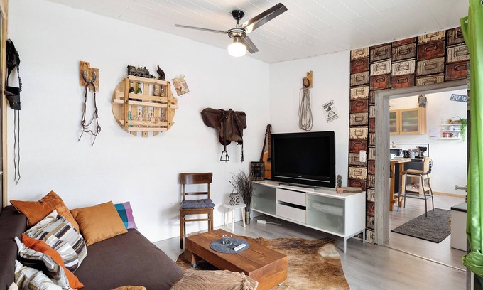 Muhlbach Apartment | Apartment "Wildwest Lounge" with Pool, Terrace & Wi-Fi